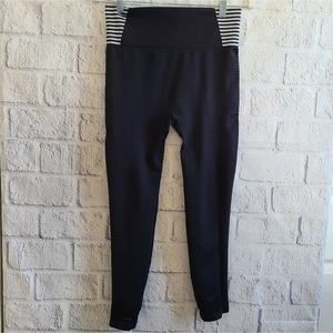Fashion Nova Work‎ For It Black Active Capri Leggings Size Medium